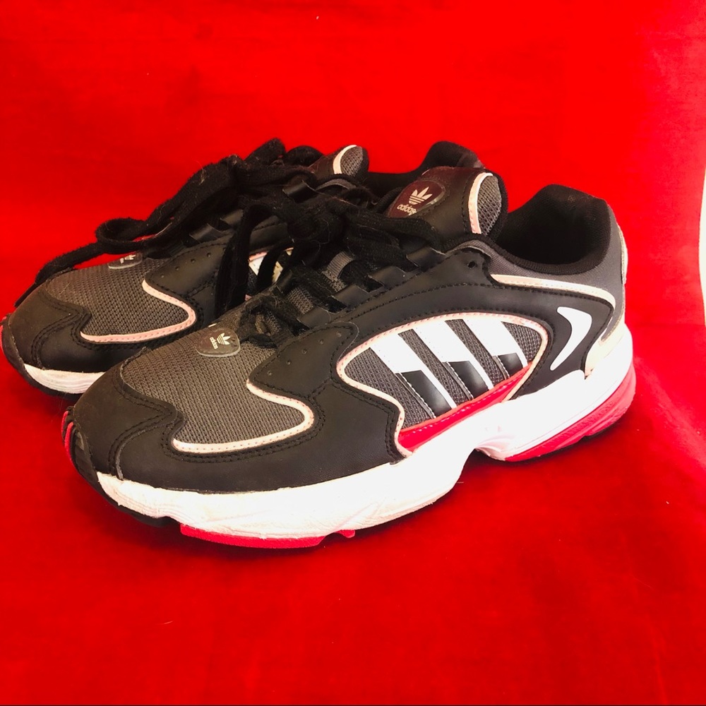 Adidas running shoes Sz 7 1/2